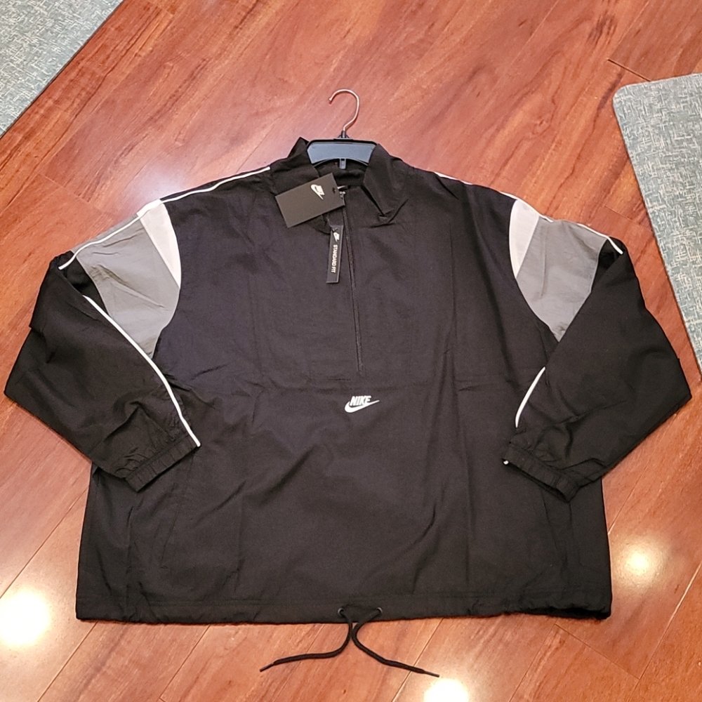 **SOLD** NWT plus size 2X Nike 1/2 zip pullover - Picture 2 of 10